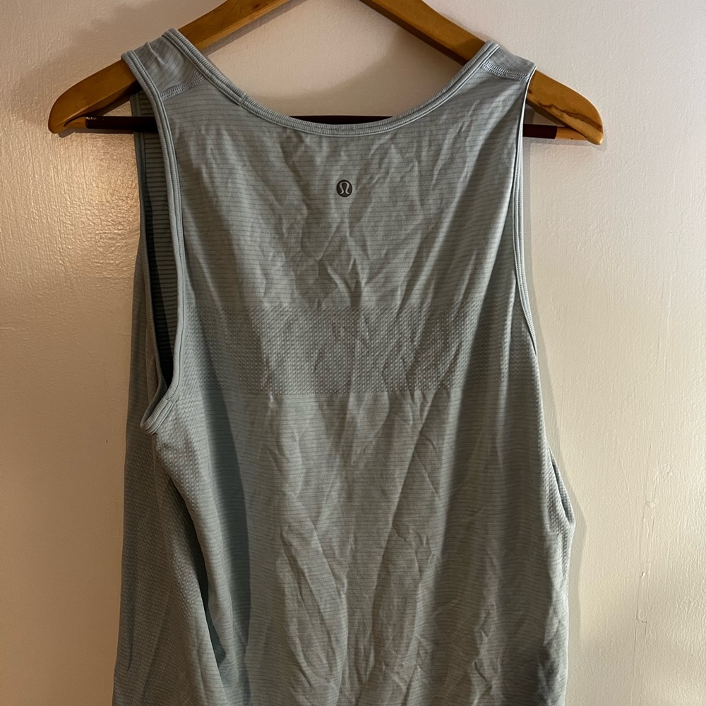 Lululemon tank top. XL. Off white.